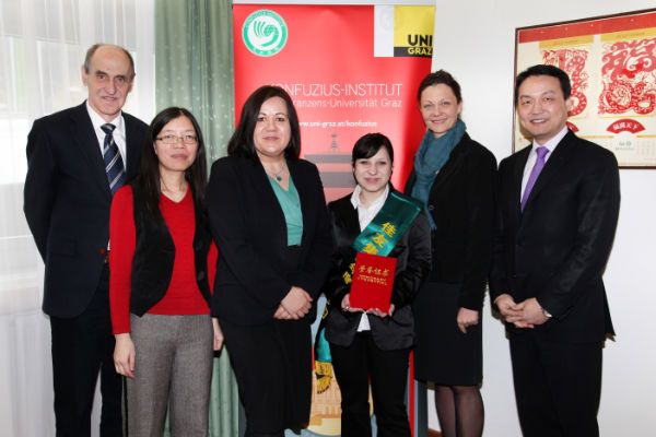 Kooperation der LBS für Tourismus in Bad Gleichenberg mit dem Konfuziusinstitut der Uni Graz: von links BD Mag. Josef Schellnegger, Dr. Wenli Zhang, Vln Astrid Fortmüller BEd, Sandra Siegl, BDStv. Andrea Freismuth, Dr. Wan Jie Chen 