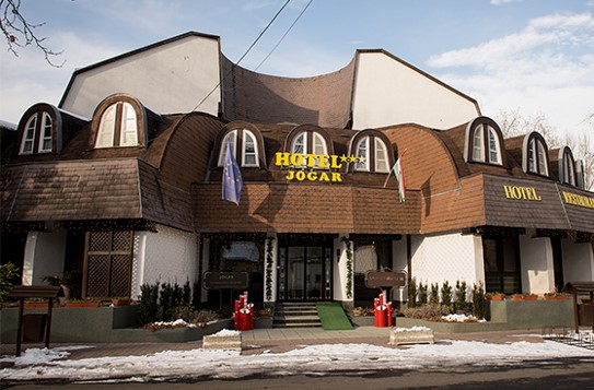 Frontansicht Hotel Jogar, Balatonföldvär, Ungarn