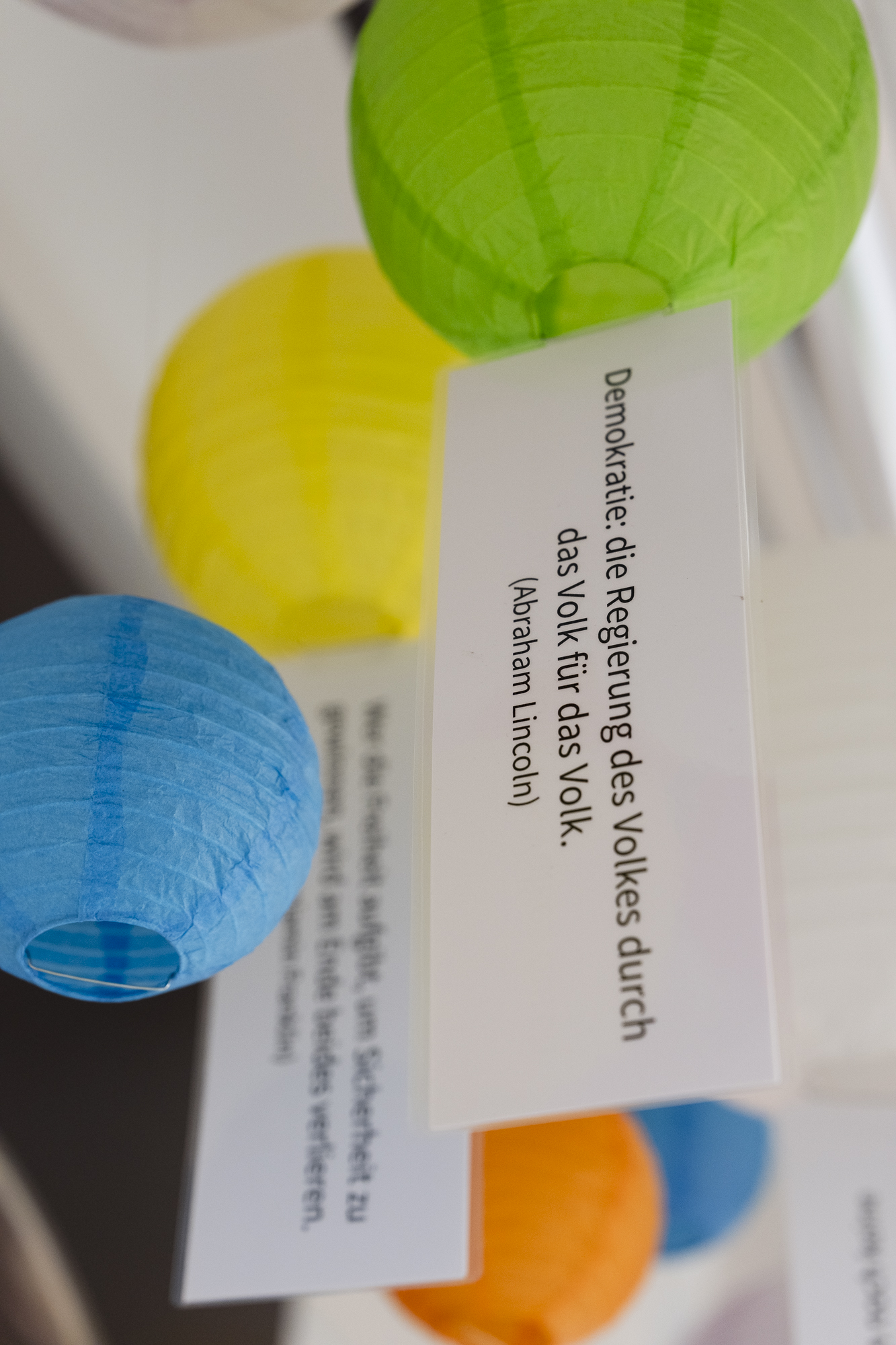 Filterblase mit Demokratie-Zitaten ©KANIZAJ photography