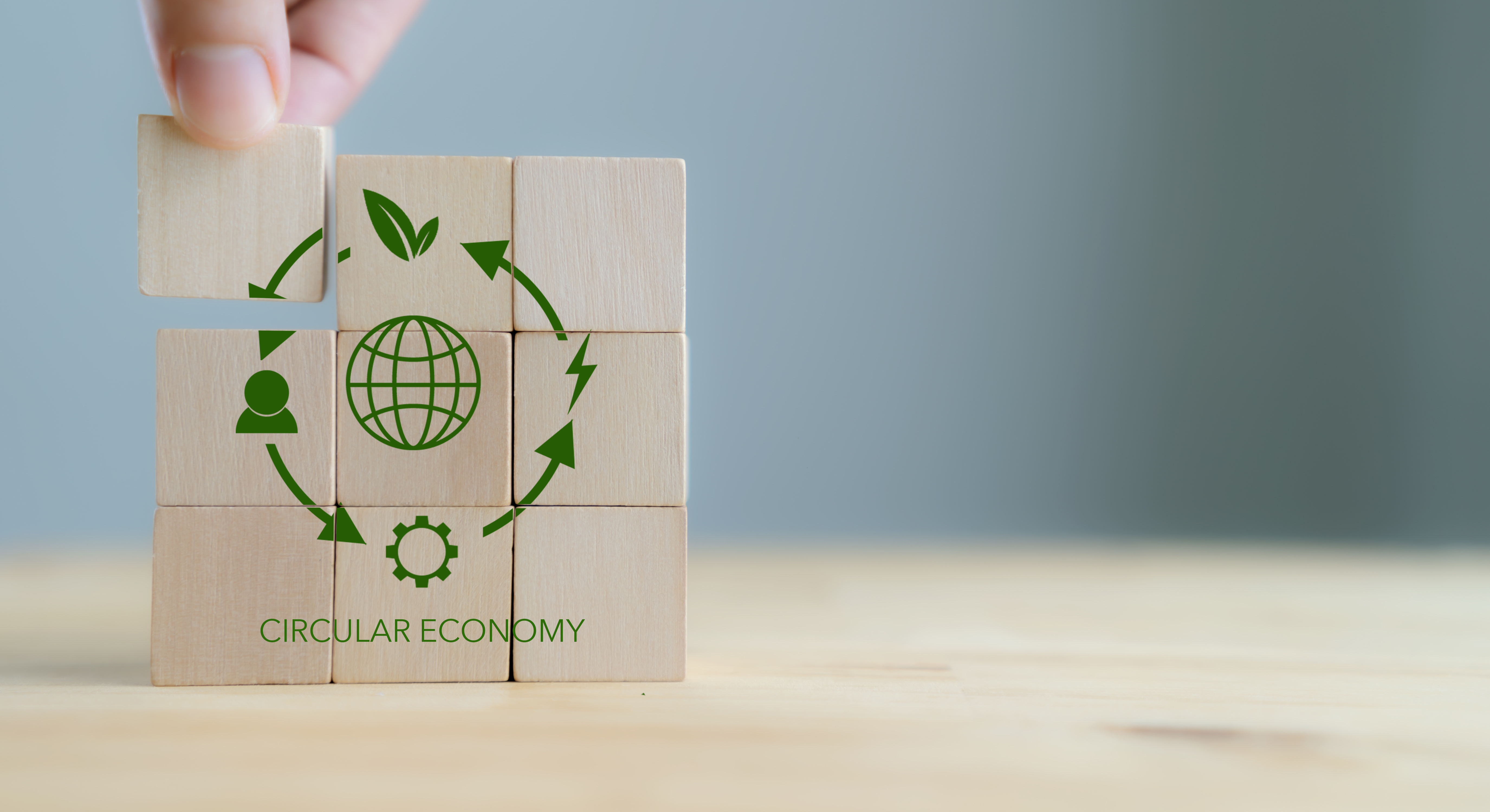 Circular Economy concept presented on wooden cubes ©By Parradee; stock.adobe.com