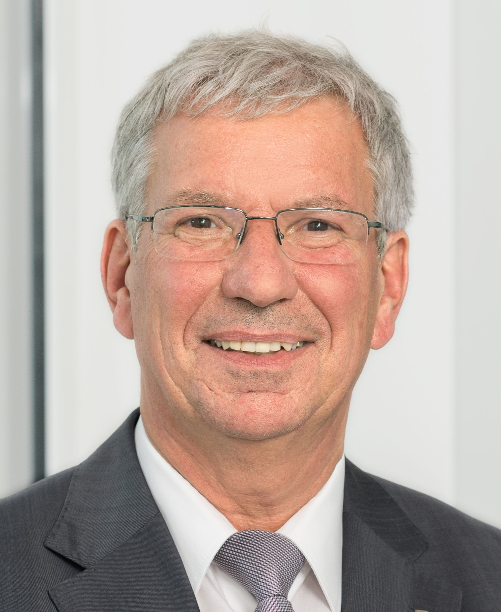 Prof. Dr. Winfried Petry