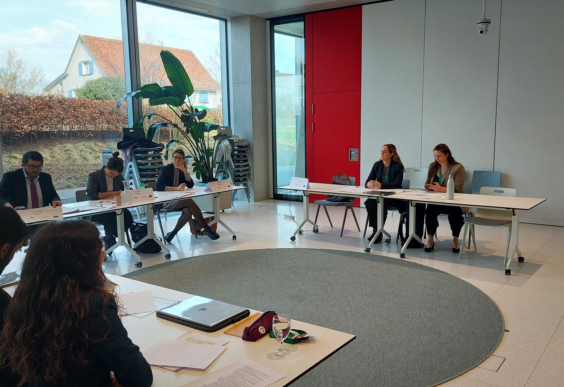 REWI Uni Graz, Moot Court, Alexandra Sameño Daurel and Sophia Urban (left to right) pleading in St. Gallen, (c) Uni Graz/Fischer-Lessiak 