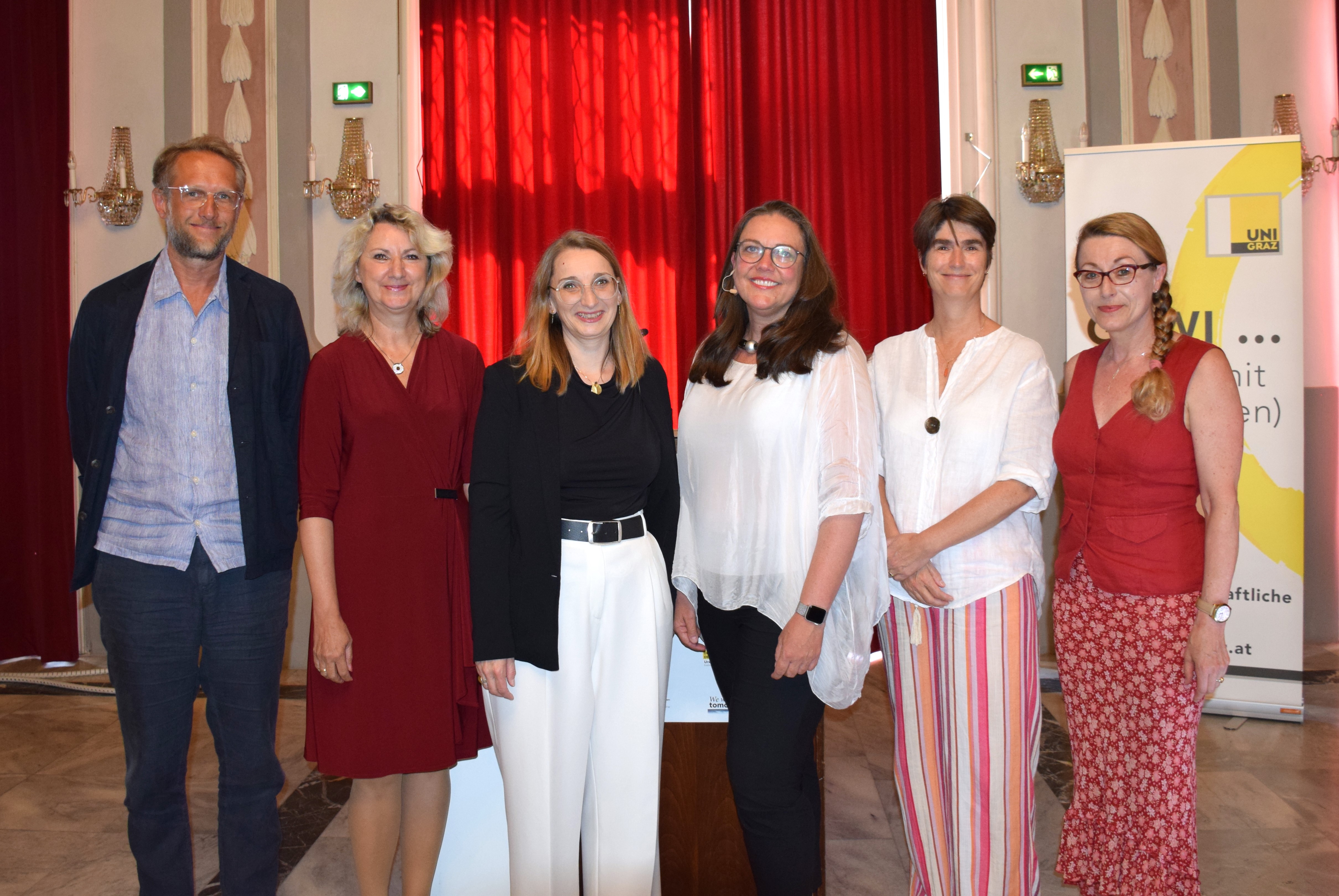 Gruppenfoto: Christian Heuer, Margit Reitbauer, Heidrun Zettelbauer, Ulla Kriebernegg, Mireille van Poppel und Sonja Rinofner-Kreidl 