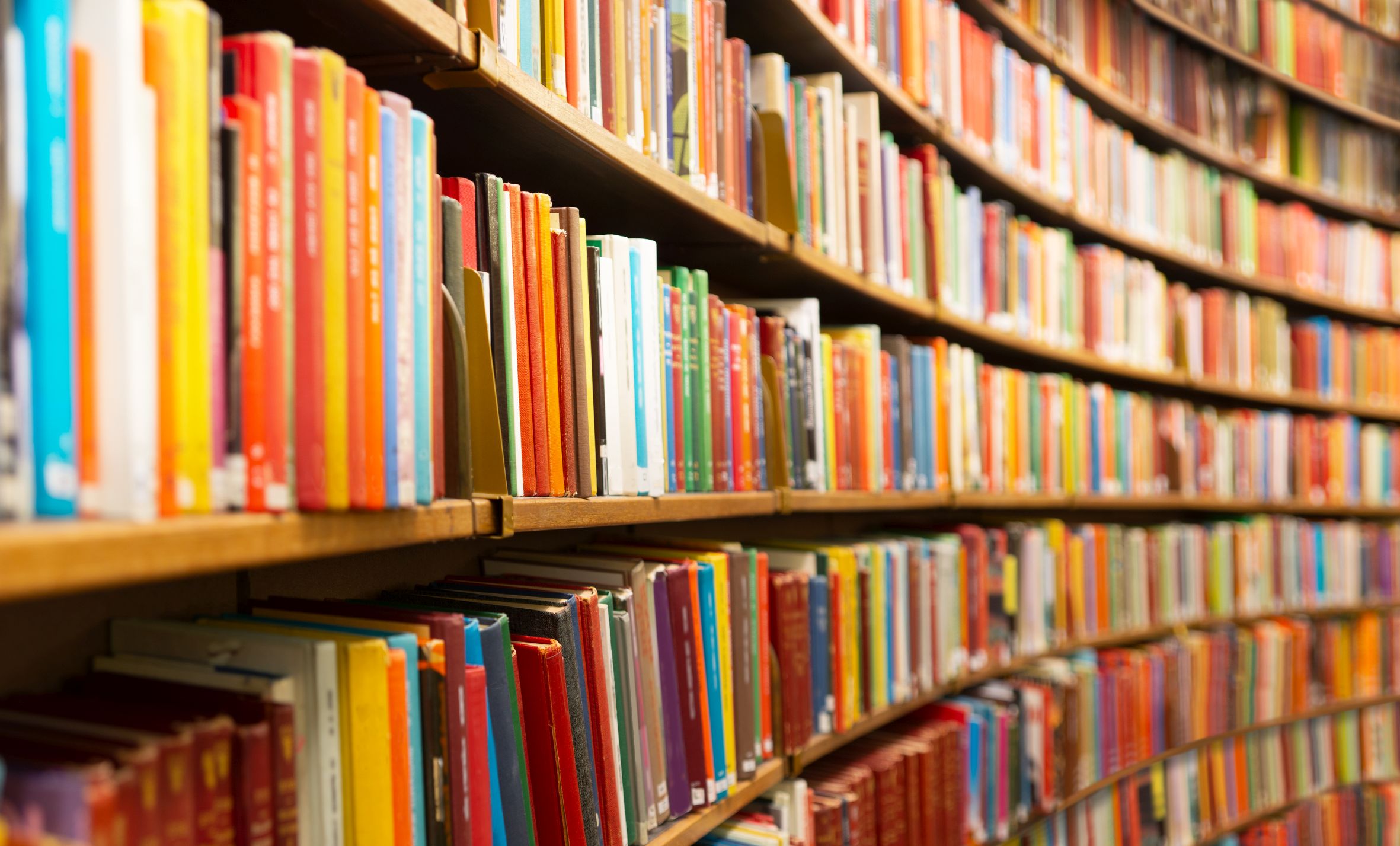 Bücherregal
