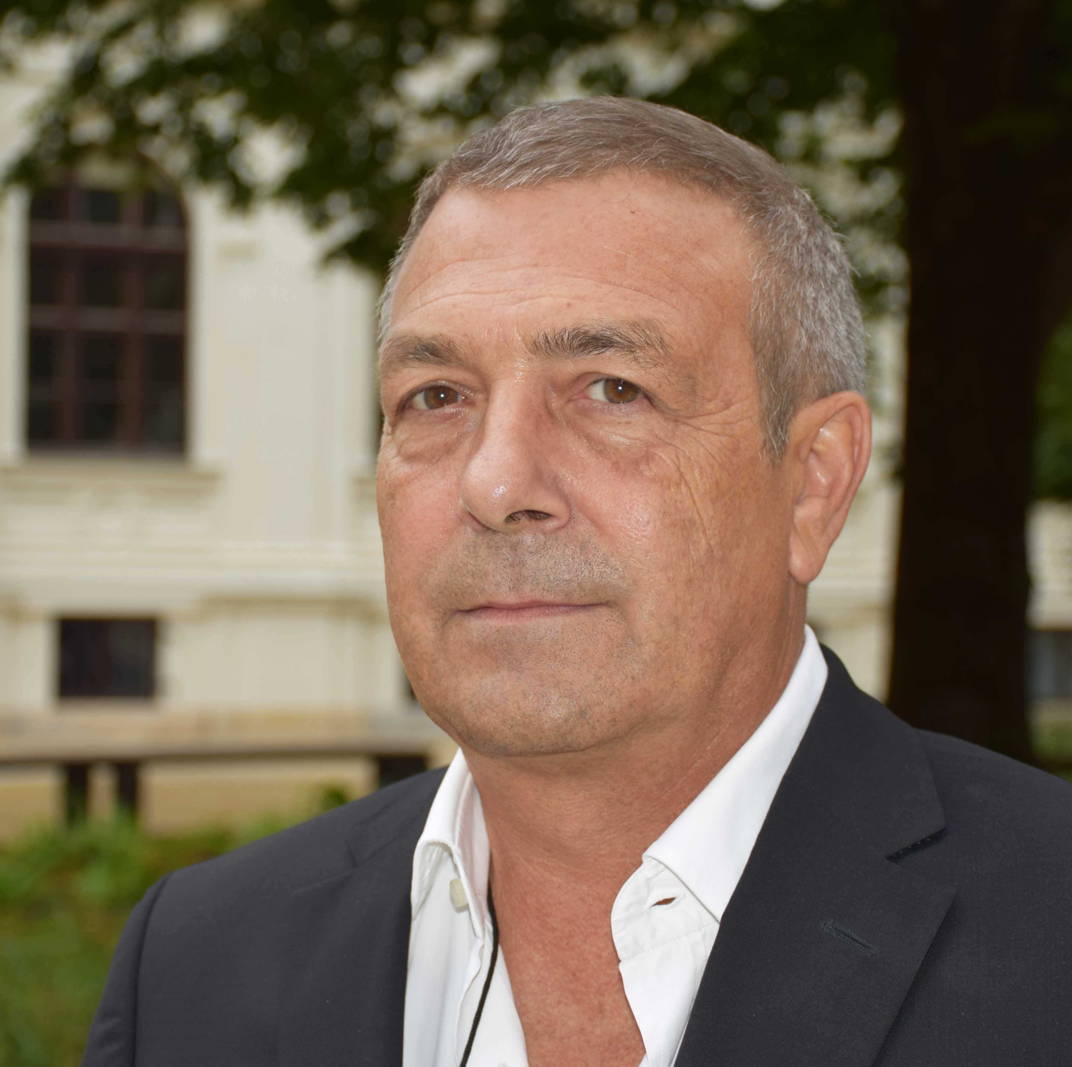 Portrait Institutsleiter Univ.-Prof. Dr. Arne Ziegler