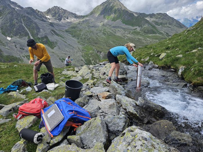 Abflussmessstation einer Blockgletscherquelle im Arzkar, Radurschltal (Tirol) ©Gerfried Winkler / Universität Graz