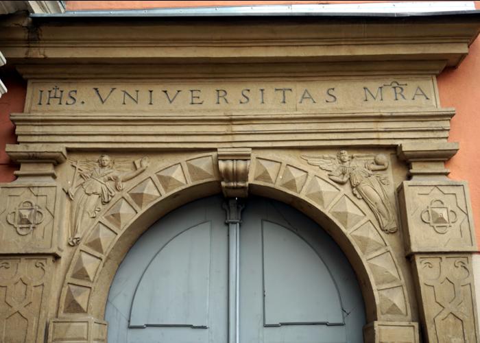 Entrance portal of the old university ©Bernhard Hubmann / Universität Graz