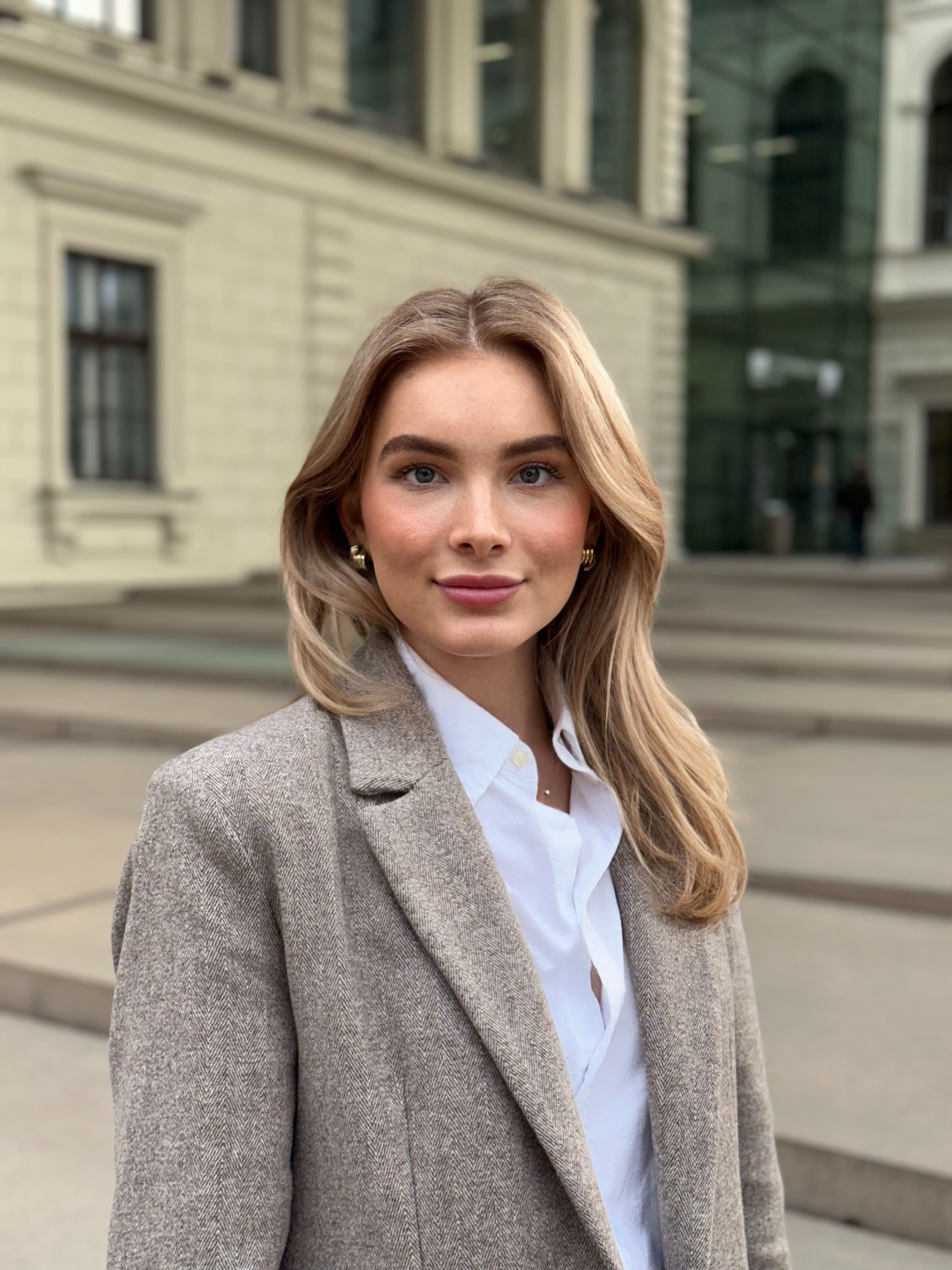 Stella Slama Portrait