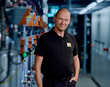 Mitarbeiter der Uni Graz im Heizraum. ©WidundWunderbar