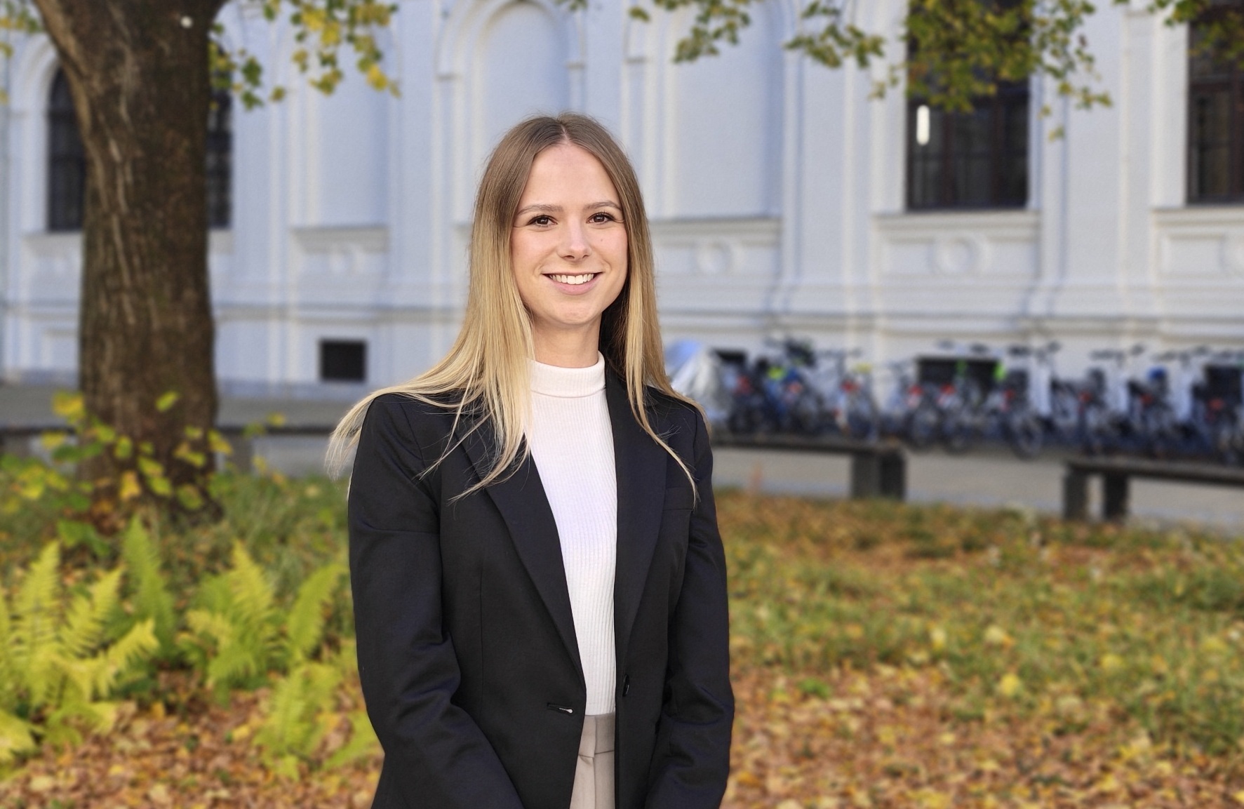 Portraitfoto von Lisa Rischnig