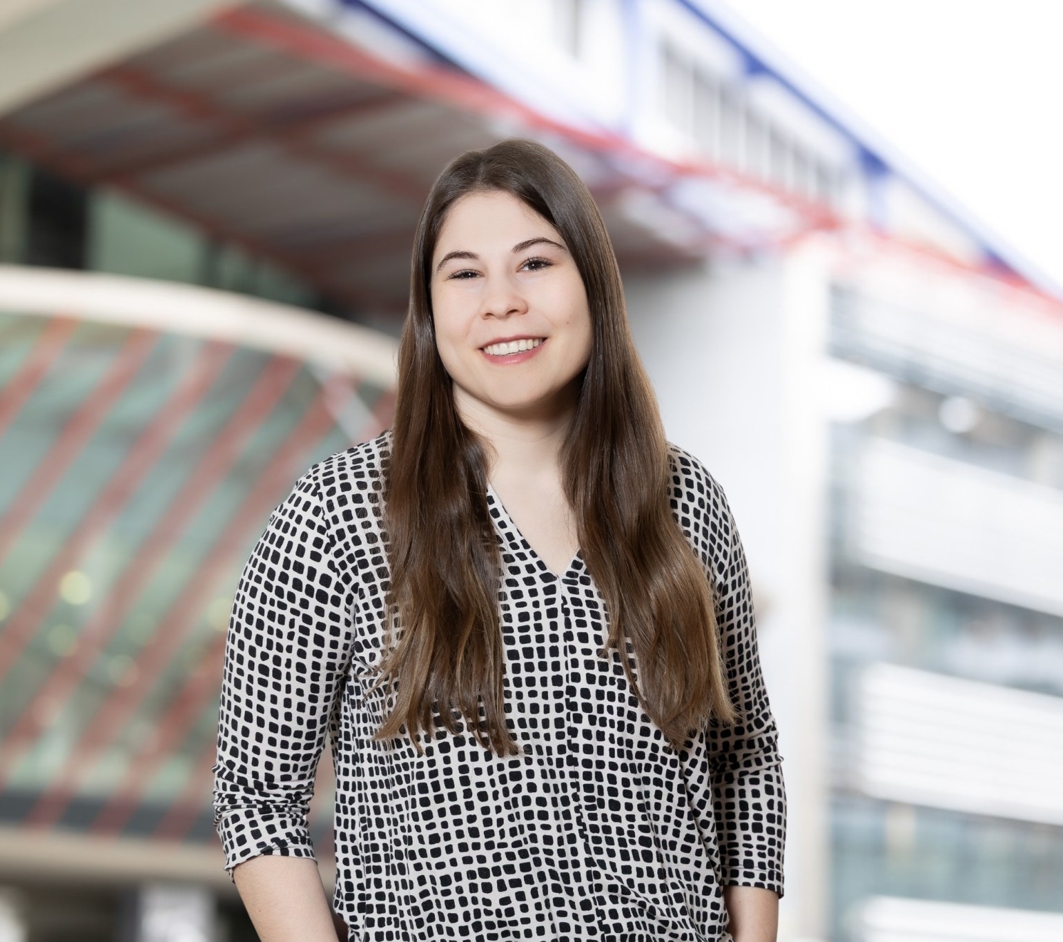 Porträtbild zeigt Miriam Kleinle