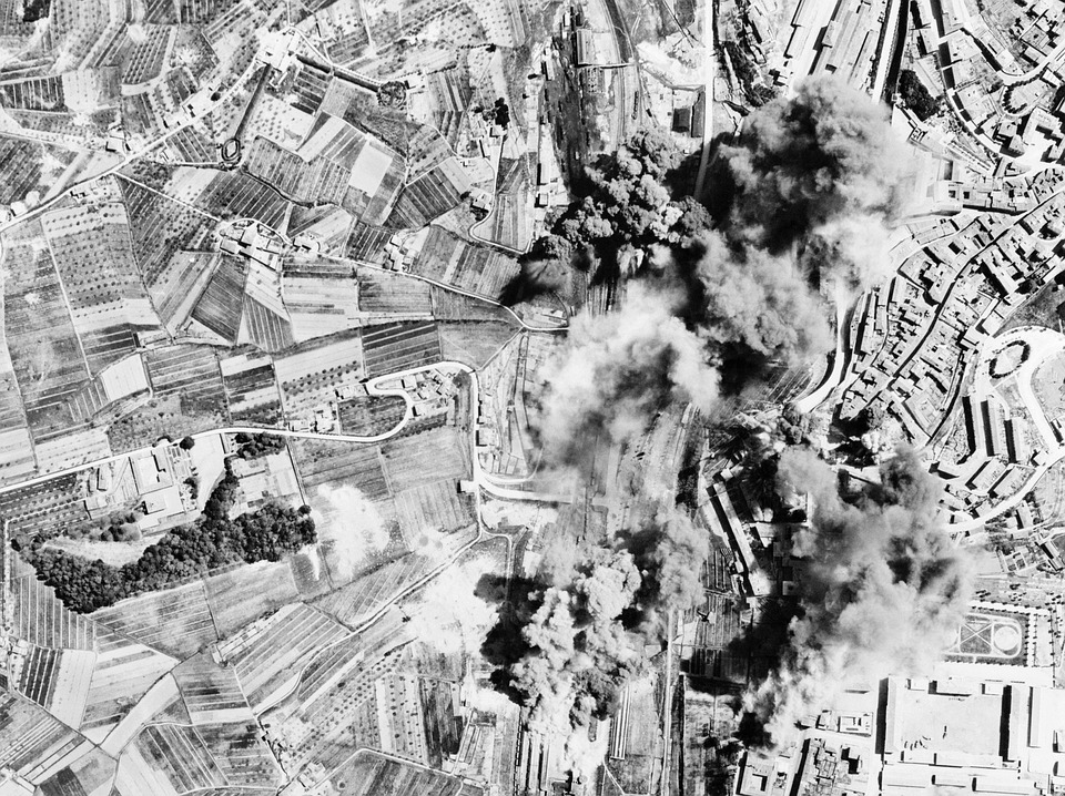 Bombadierung, Stadt ©Wikilmages auf Pixabay.com :user_id: 1897