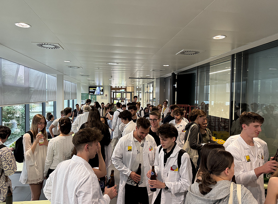 Sociallising vor dem Hörsaal 