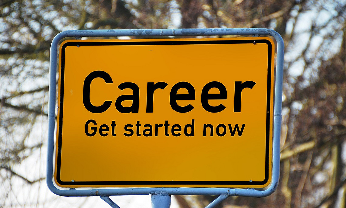 Die Karriere starten: Die Jobmesse "Hidden Champions" hilft Kontakte zu Firmen zu knüpfen. Foto: Pixabay.org