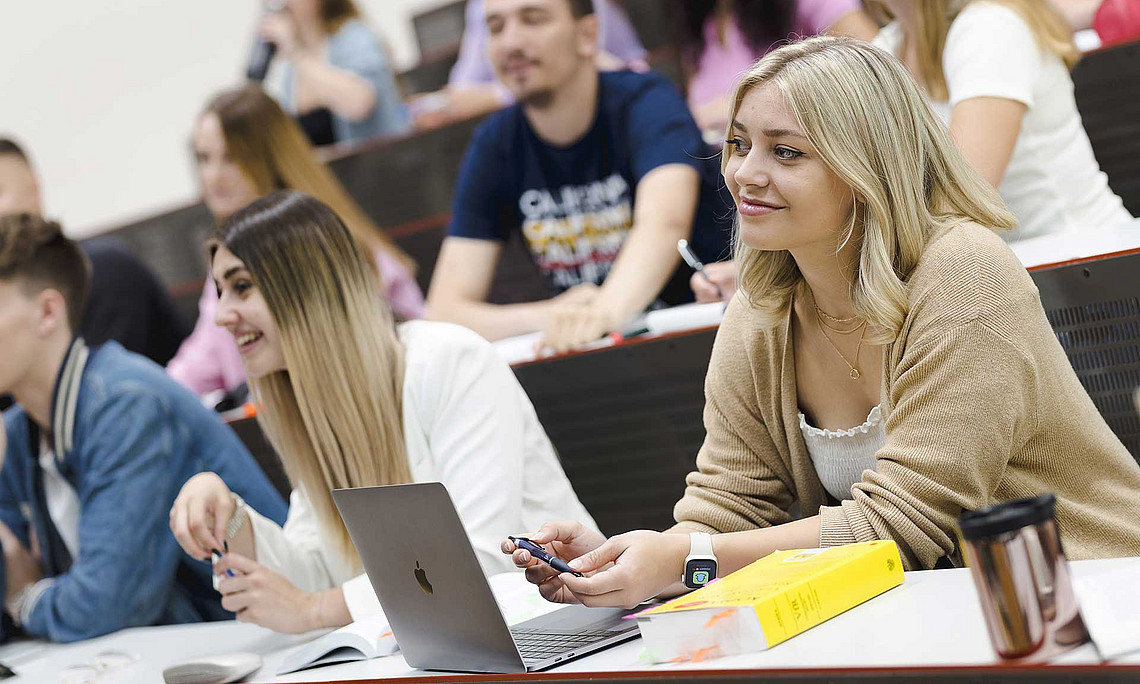 Studierende im Hörsaal