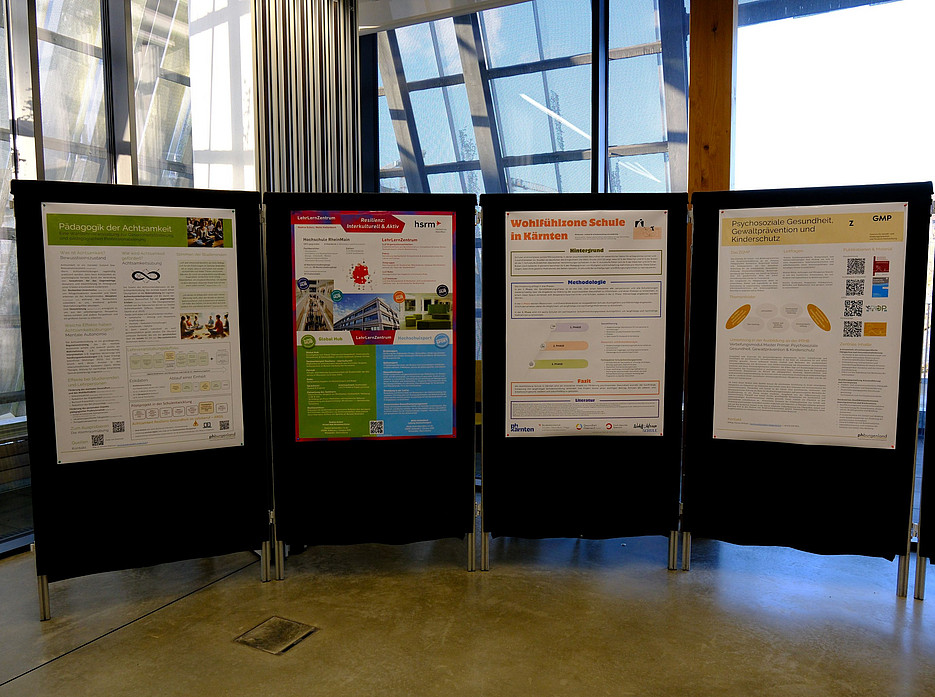 Posterausttellung Unicorn ©Tomaš Klimann