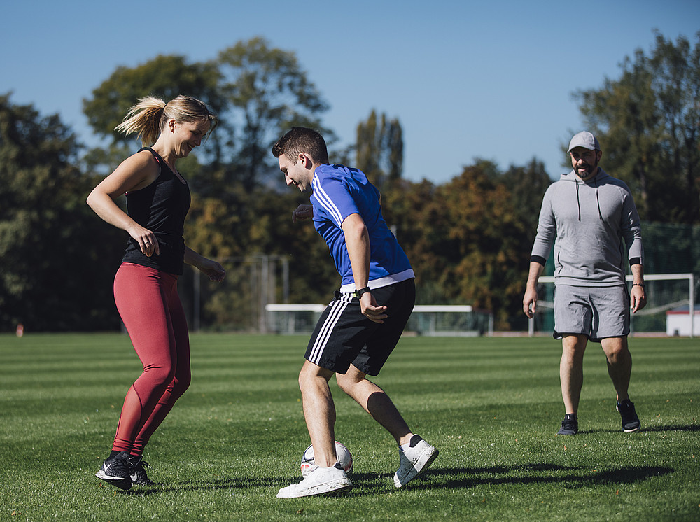 drei spielen fußball ©Uni Graz/Kanizaj