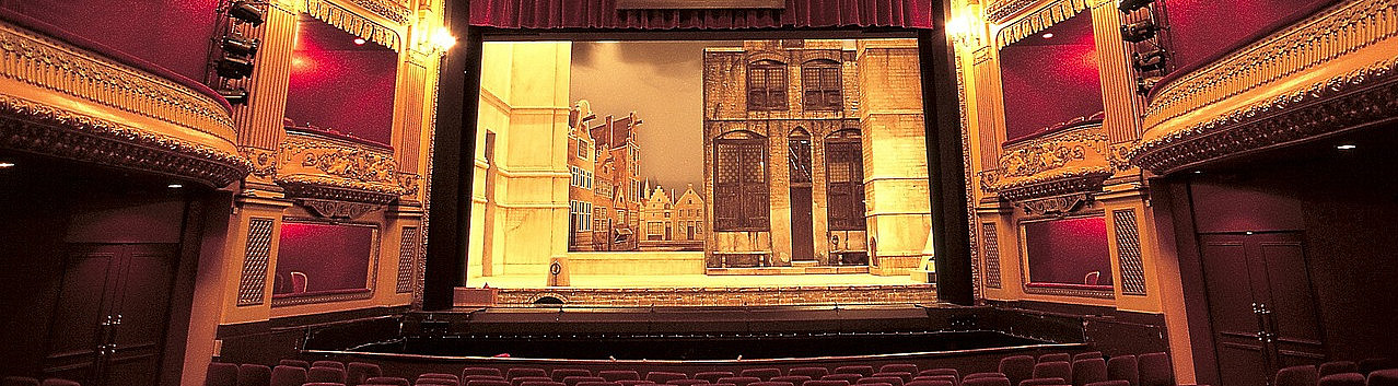 Bühne in einem Theater ©pixabay.com