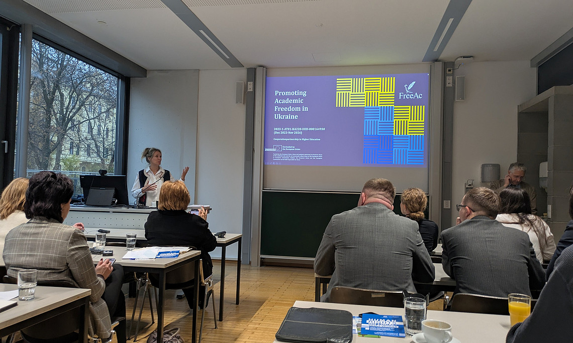 Ukraine Study Group in Graz, Heschl presents