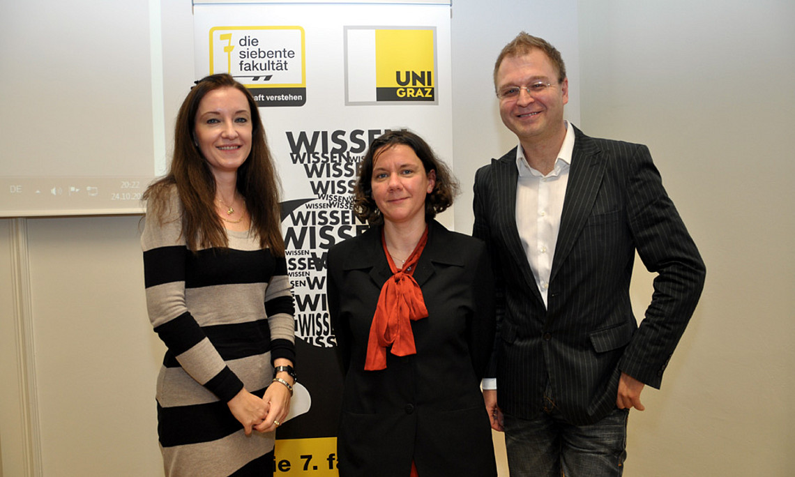 Theresia Heimerl (Mitte) zu Gast bei Elisabeth Holzer und Oliver Pink in der Live-Redaktion der Uni Graz