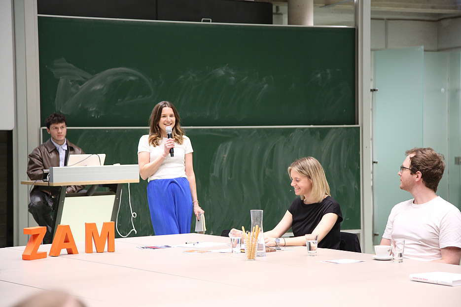 Tischgespräch Nina Neundorfer und Barbara Holler ©GAM.Lab
