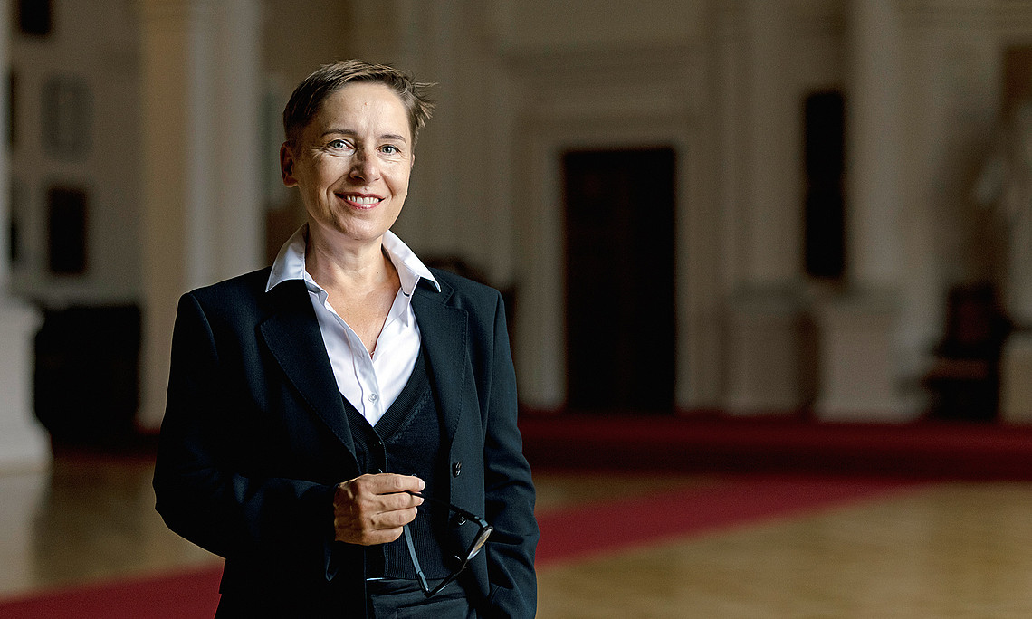 Petra Schaper Rinkel in der Aula der Universität Graz