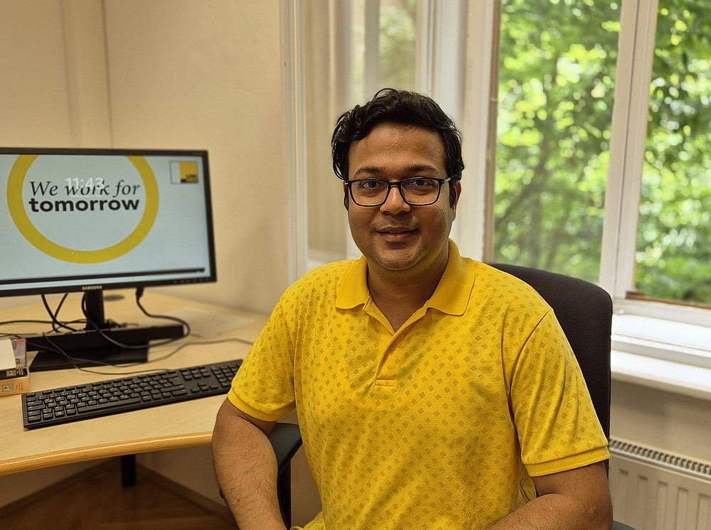 Portrait: Saptarshi Mallick @Ulrike Freitag / Uni Graz ©Ulrike Freitag / Uni Graz Saptarshi Mallick, Portrait at work {f:if(condition: 'Ulrike Freitag / Uni Graz', then: '©Ulrike Freitag / Uni Graz')}