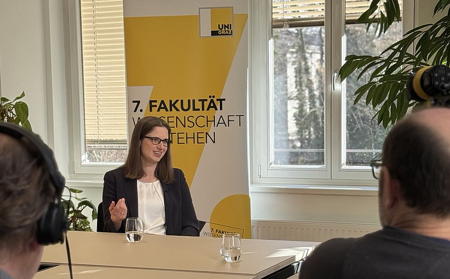 Frau Katron Praprotnik im Interview mit dem ORF ©Julia Plattner