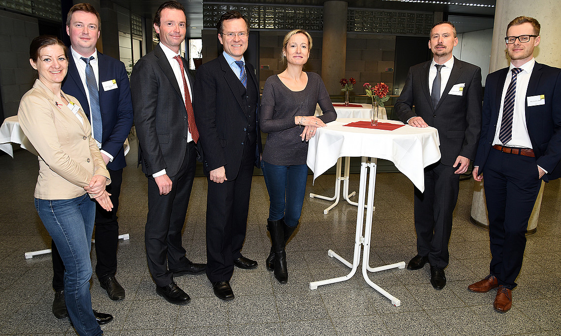 Selena Clavora, Thomas Garber, Johannes Zollner, Jürgen Rassi, Bettina Nunner-Krautgasser, Konstantin Pochmarski und Roland Lobnig (v.l.). Foto: Uni Graz/Kastrun.