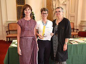 Sylvia Titze (Mitte) freute sich über den zweiten Platz für den Wissenschaftszweig Sportwissenschaften. 
