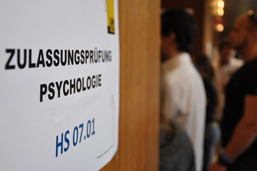 Seit 1. Juni bis zum 31. Juli 2012 kann man sich für die Zulassungsprüfung Psychologie registrieren.