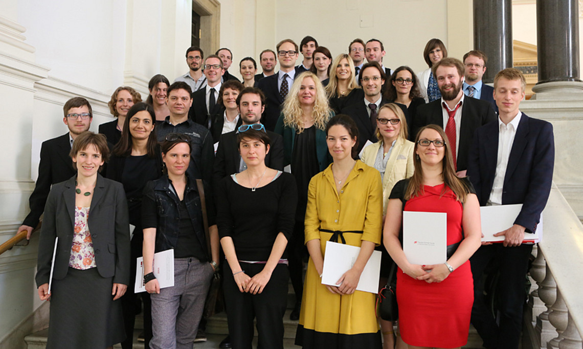 Die geehrten NachwuchswissenschafterInnen in der Hofburg: Michael Egger (4. Reihe von vorne, ganz rechts), Daniela Wagner (nebenstehend), Eva Klein (4. Reihe von vorne, 4. von rechts) und Lidija Rasl (1. Reihe vorne, ganz rechts) sind AbsolventInnen der K