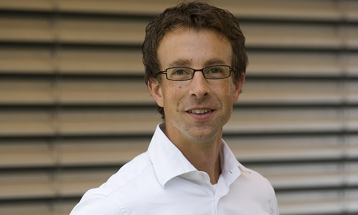 Mag. Stephan Witzel ist neuer Geschäftsführer von UNI for LIFE, der Weiterbildungsgesellschaft der Uni Graz. Foto: Eisenberger