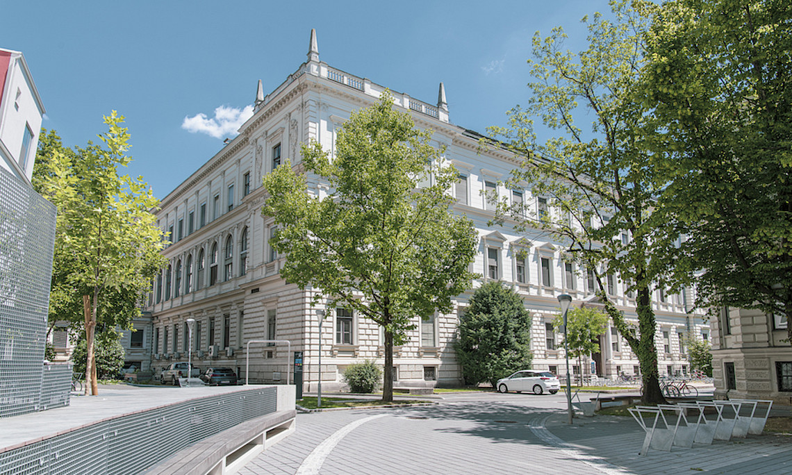 Das Gebäude am Universitätsplatz 4 wird ab 2024 generalsaniert und wird zum "Haus der Bildung". Foto: Uni Graz/Julina Raggautz
