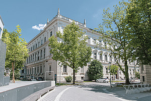 Das Gebäude am Universitätsplatz 4 wird ab 2024 generalsaniert und wird zum "Haus der Bildung". Foto: Uni Graz/Julina Raggautz