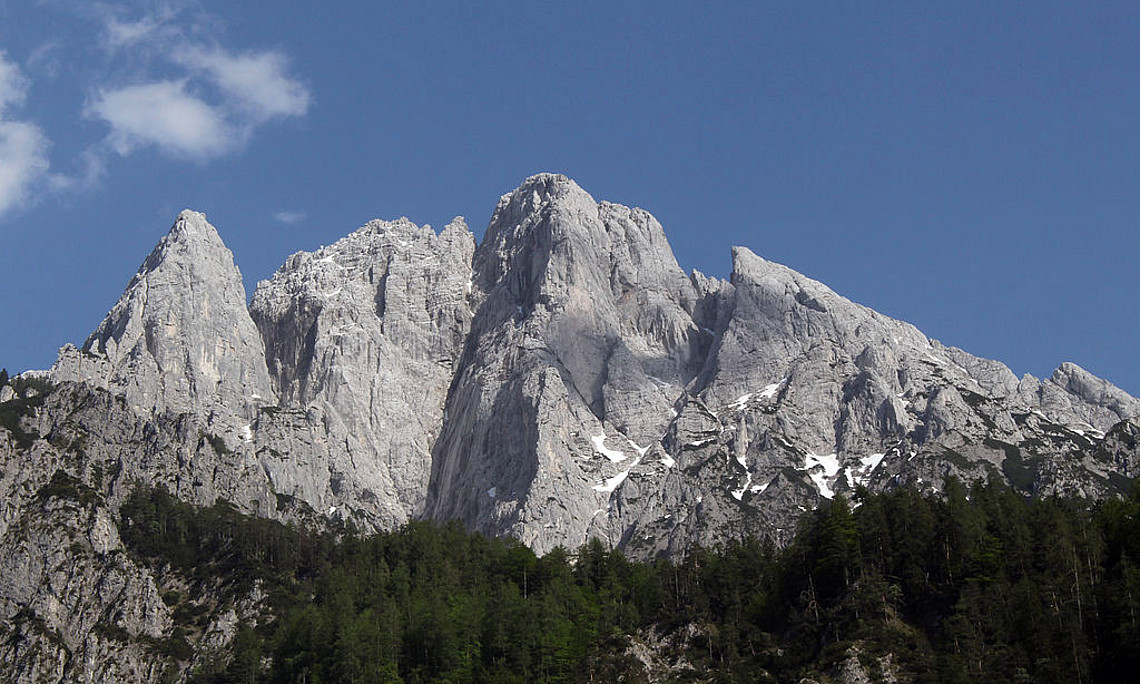 Blick auf den Großen Ödstein aus dem Johnsbachtal: Die Gegend ist als Siedelungsgebiet durch den Klimawandel stark bedroht. Foto: Wikimedia Commons/Häferl