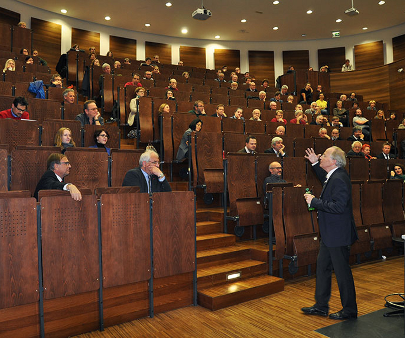 Der Mathematiker Rudolf Taschner begeisterte mit seinem Festvortrag anlässlich der Feier "10 Jahre NAWI Graz Studien". Alle Fotos: Baustädter/TU Graz. 