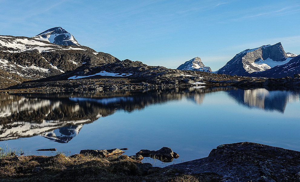 Ein Gebirgssee in Westgrönland bei Sulussugutip Kangerlua 