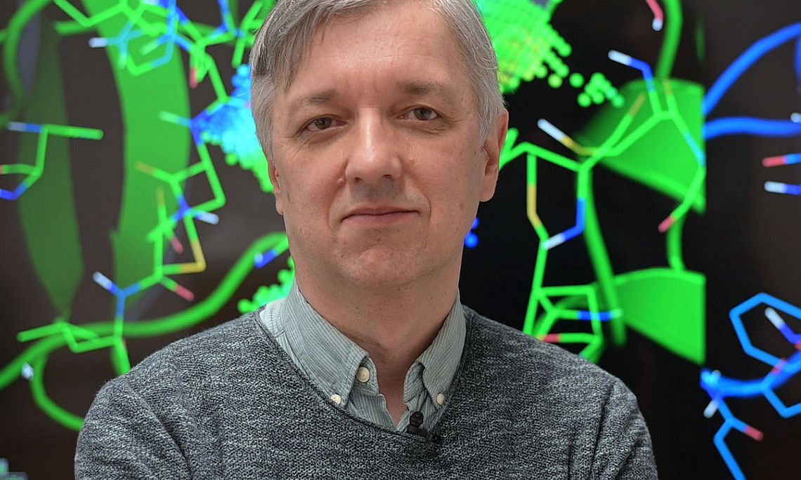 Karl Gruber forscht an der Entschlüsselung des Corona-Virus. Foto: Uni Graz/Koppelhuber