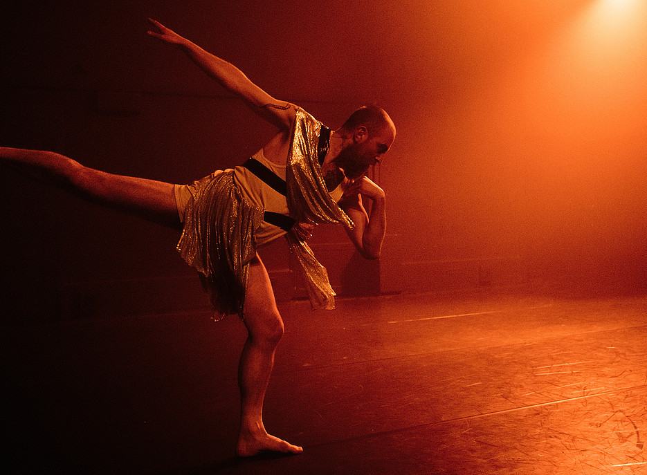 Mann tanzt ©Thomas Zamolo