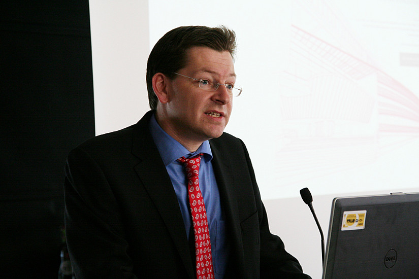 Stefan Storr, Vizedekan der Rechtswissenschaftlichen Fakultät, eröffnete die Tagung.