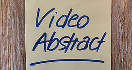 "Video Abstract" auf einem Post-it