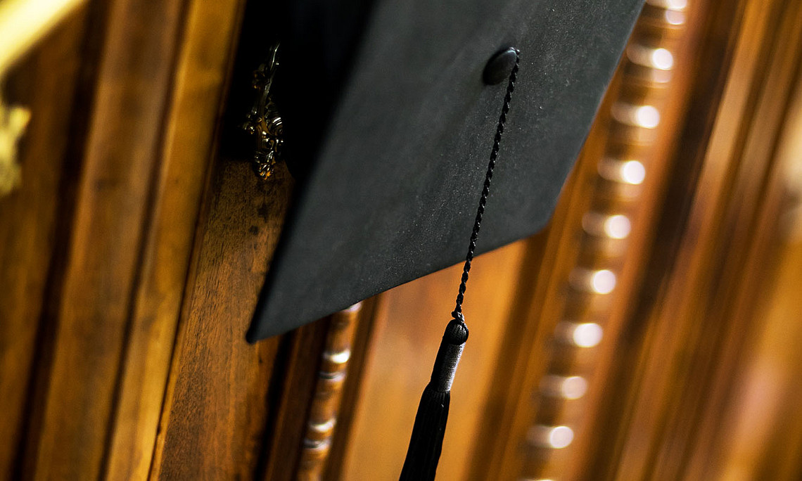 Master of Laws, Absolventenhut