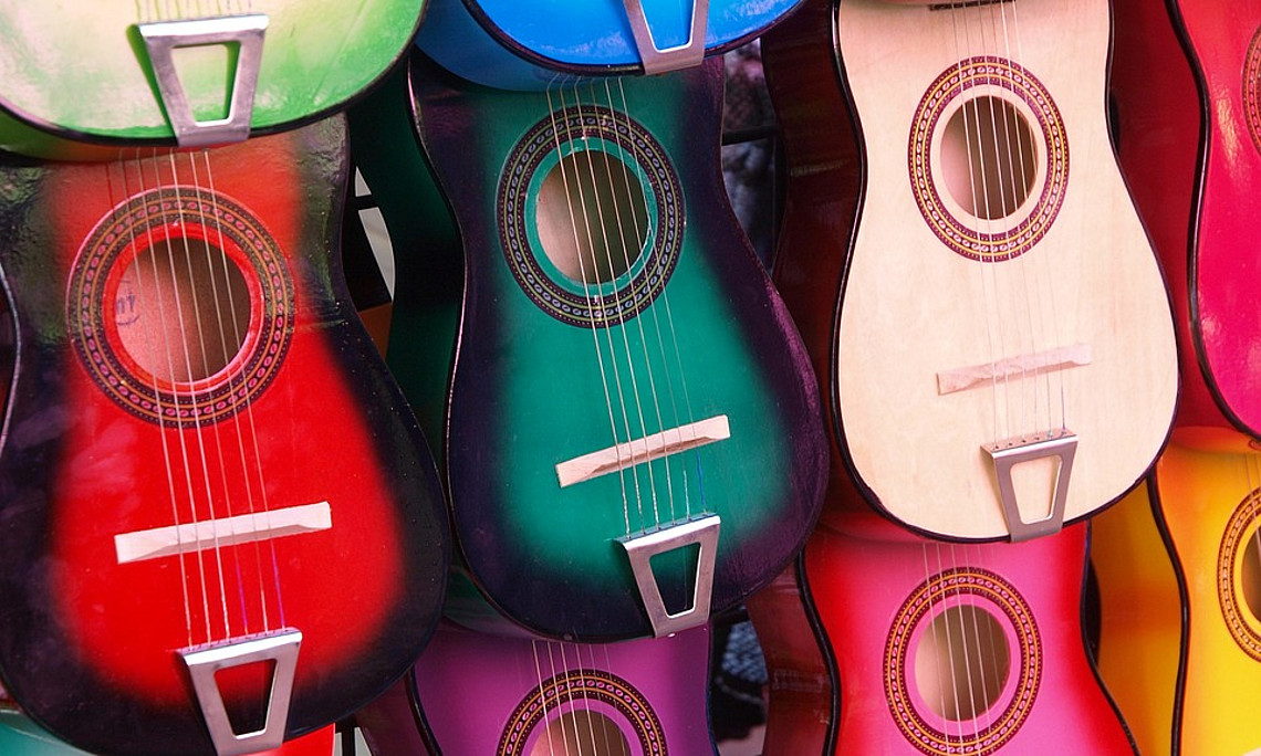 Bunte Gitarren