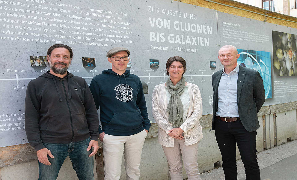 BIG-Projektmanager Philipp Jereb, Physiker Peter Puschnig, Uni-Graz-Vizerektorin Mireille van Poppel und BIG-Projektmanager Klaus Grill