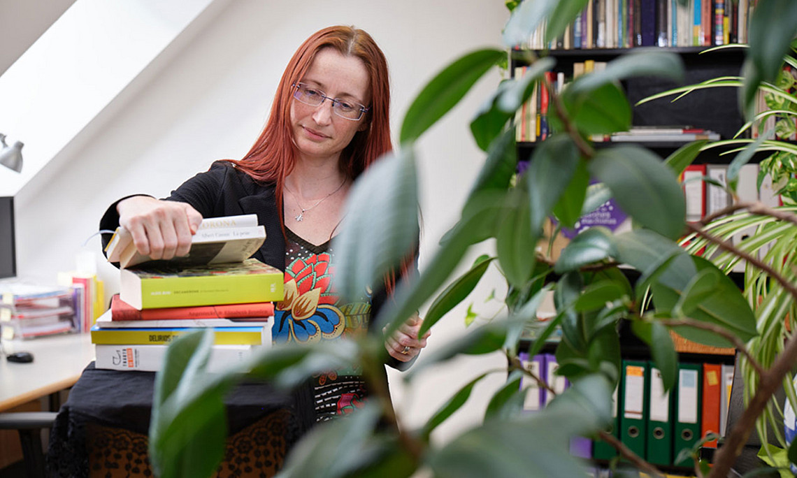 Corona Fictions als Bewältigungsstrategie? Eine Grazer Forschungsgruppe unter der Leitung von Yvonne Völkl sammelt Corona-Geschichten. Foto: Michael Rausch-Schott/FWF