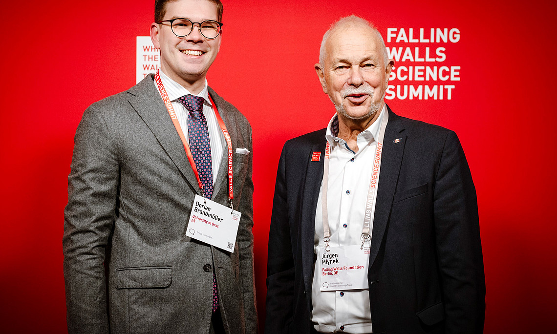Dorian Brandmüller (left), Jürgen Mlynek (right, chairman of the Falling Walls Foundation) - photo: Official press images of the Falling Walls Science Summits 2024