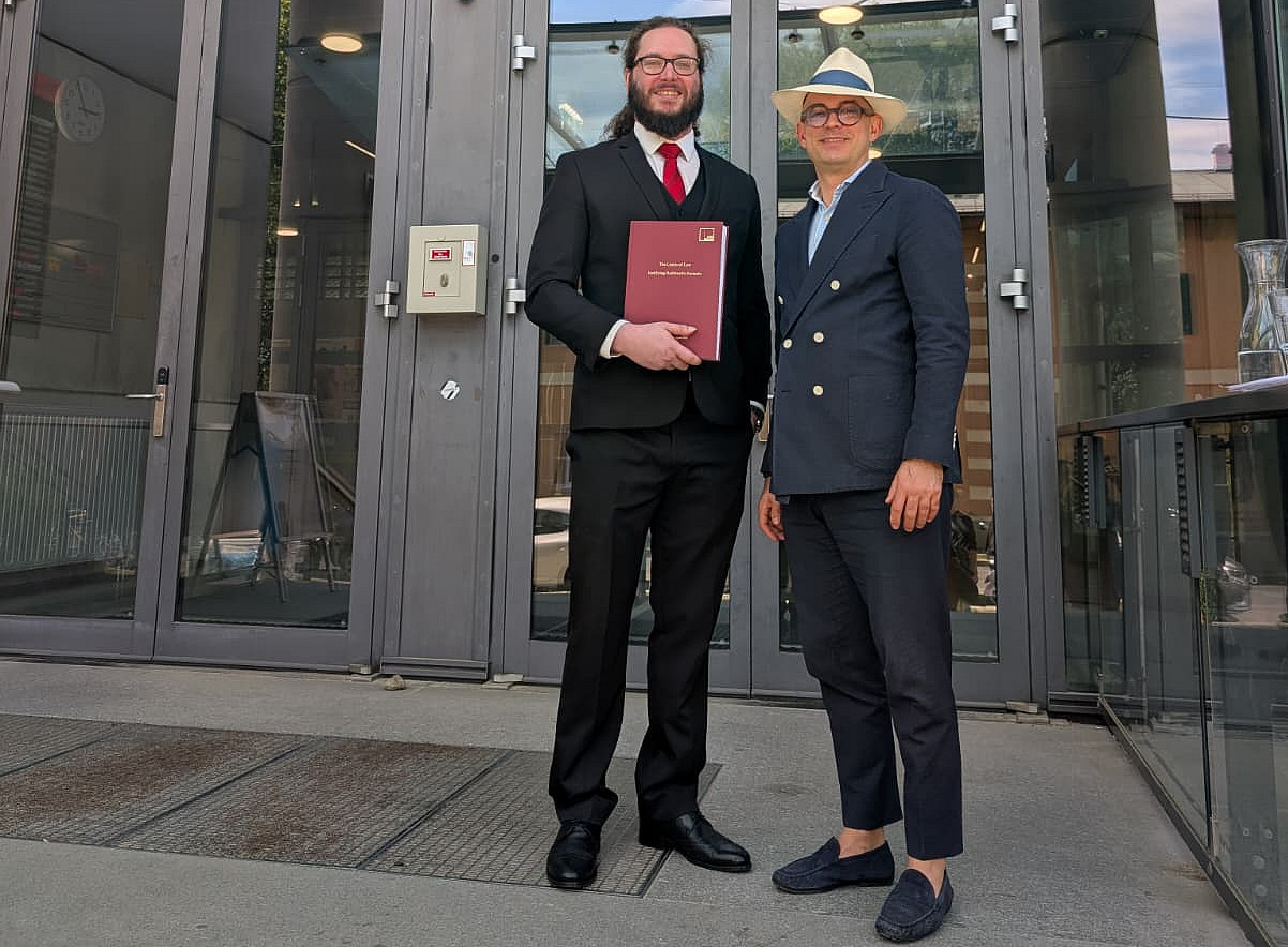 Flavio Baumgarten and Prof. Klatt ©Team FZ Graz Jurisprudence
