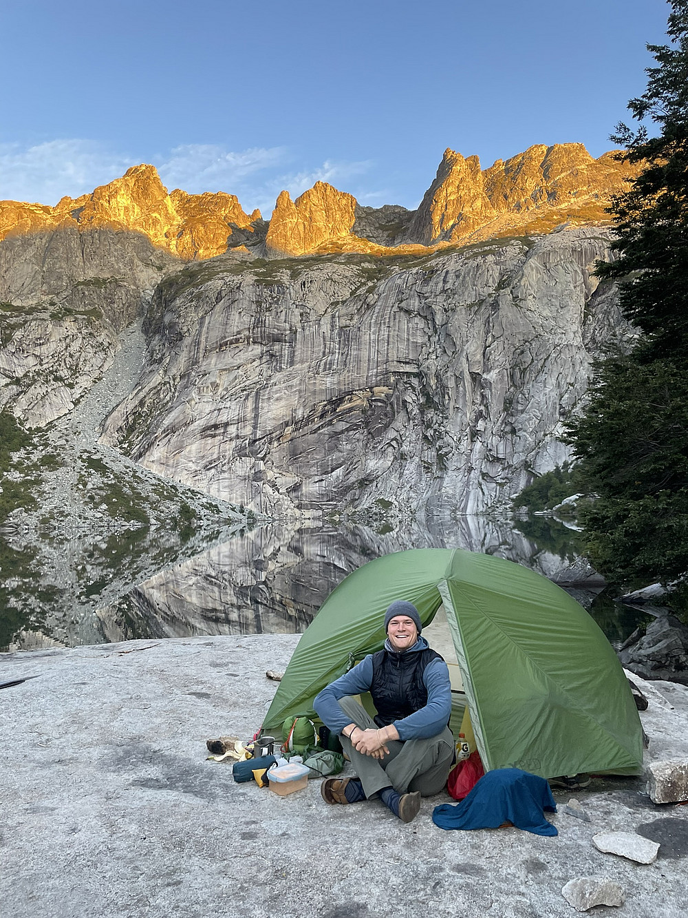 mann mit zelt ©Global Diary | Leo Thosold