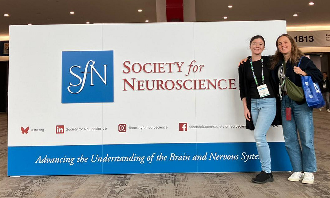 Carmen und Natalia auf der SfN Konferenz